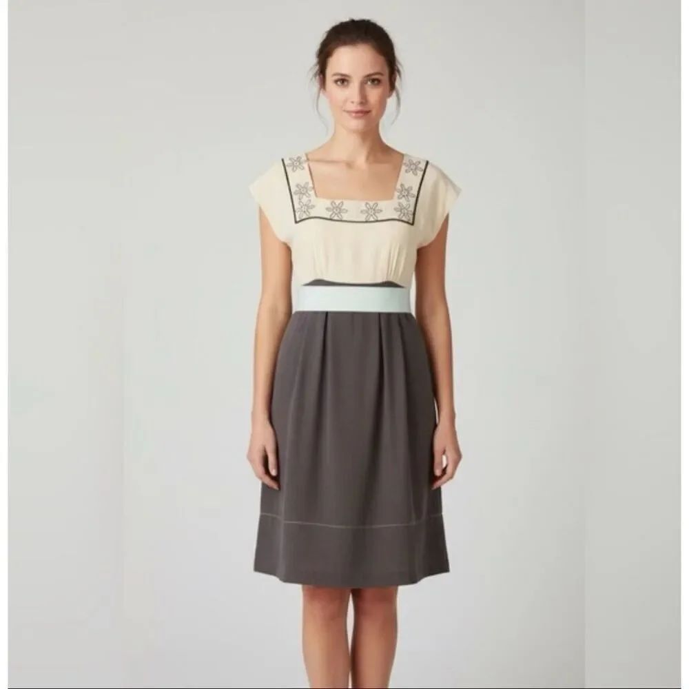Anthropologie Diodore Snowflake 100% Silk "Alpine Tie Back Dress" gray/cream 10
